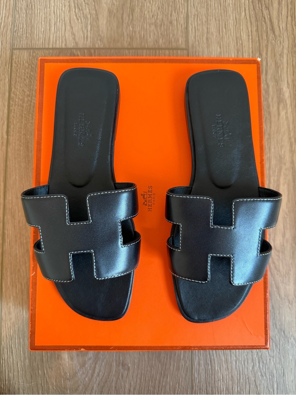 Hermès Oran Sandals Black Leather Size 36 – New/Unworn